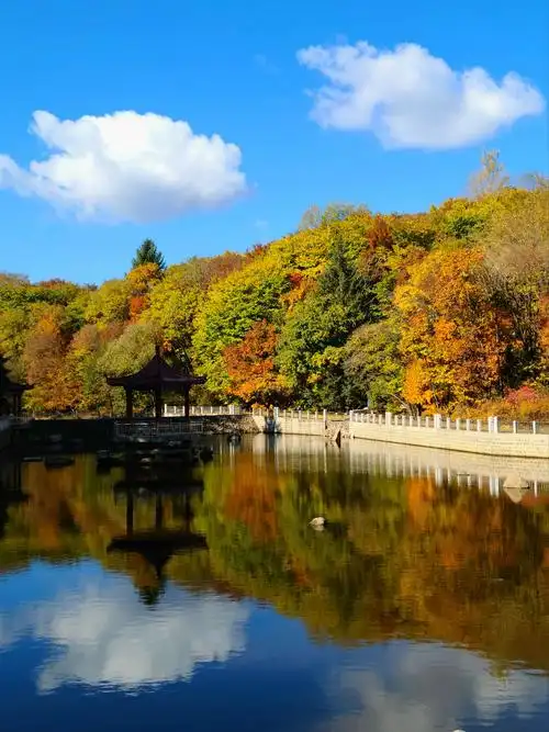 秋色最美的杨靖宇将军纪念公园-吉林省靖宇县