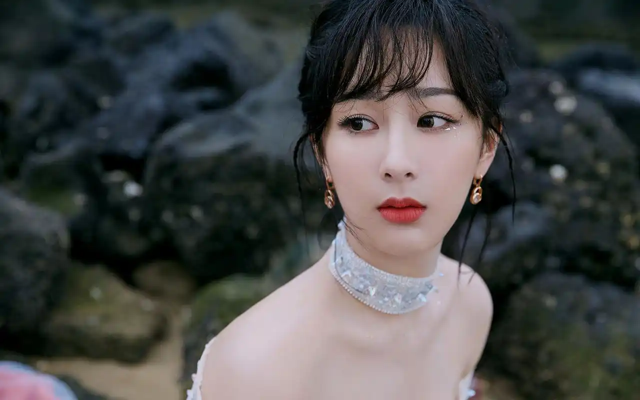 杨紫浪漫仙气高清桌面壁纸-大陆明星-手机壁纸下载-美桌网