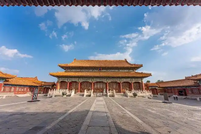 秋高气爽清晨的北京故宫景色绝美