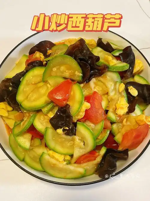 光盘的家常小炒西葫芦
