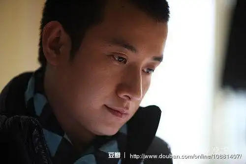 我喜欢留板寸的男人,轮廓分明,帅气的文章.在《蜗居》里最心疼的小贝.