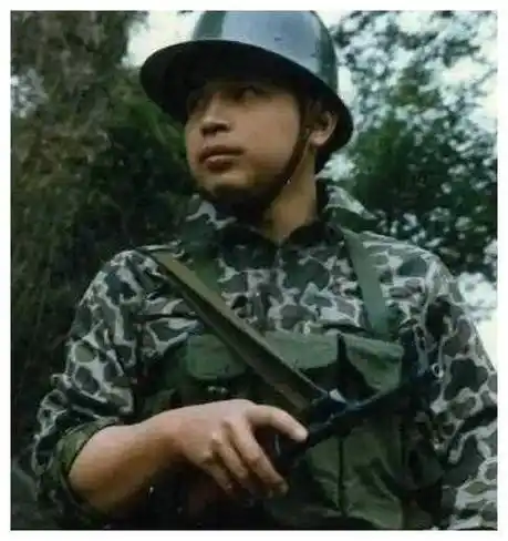 1987年,"独腿英雄"徐良因《血染的风采》红遍全国,后来呢_社会_战场