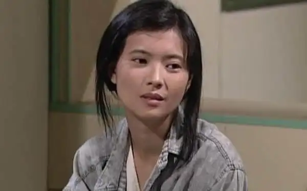 蓝洁瑛为什么疯了 没人帮助她还被说面相不好?