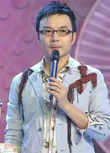 汪涵救场《歌手》起底勤杂工经历 因仇晓一句话改变人生