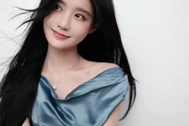 歌手,唱作人@陈意涵estelle今日《百分百歌手》舞台,正在播出78