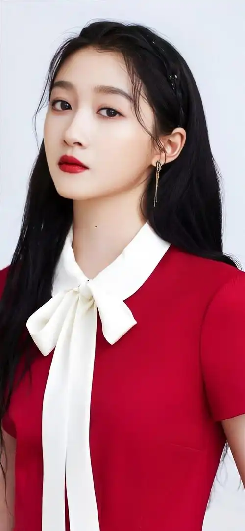 关晓彤红色美装系列时尚剪影