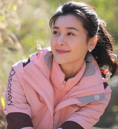 演员甄锡:当红时嫁大众男神黄海冰,8年生一双儿女,越活越美丽_腾讯