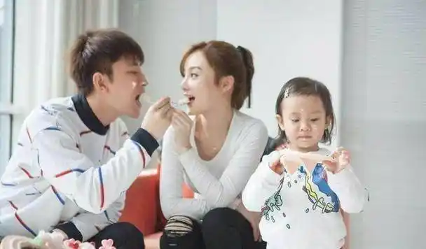 李小璐"夜宿门"风波持续,主演的电视剧片段镜头被剪