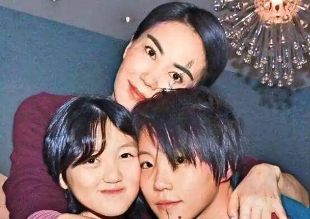 连姻缘石都拜了,王菲被指在为谢霆锋留退路_复合_女儿_孩子