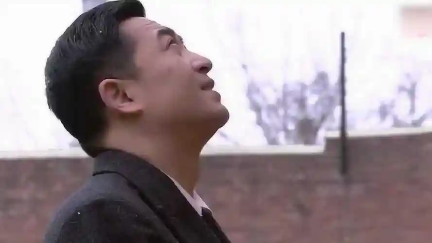 悬崖周乙结局被枪杀难道真是悲剧这个小女孩身上暗藏玄机