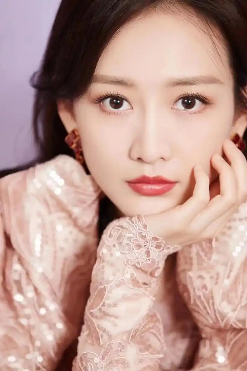 演员王鸥现商务合作全面开放代言短期授权合作起来