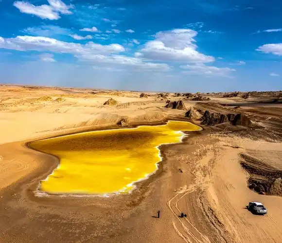 青海俄博梁硫磺湖高清图片