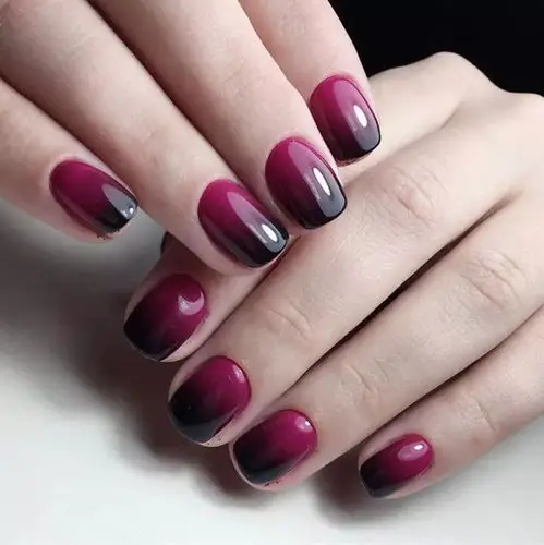 充满个性活力的渐变色美甲