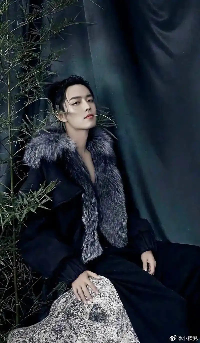 来一组高马尾图……#长发限定版肖战 - 抖音