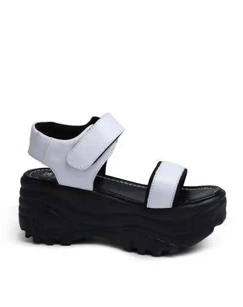 女款白色牛皮搭扣厚底凉鞋