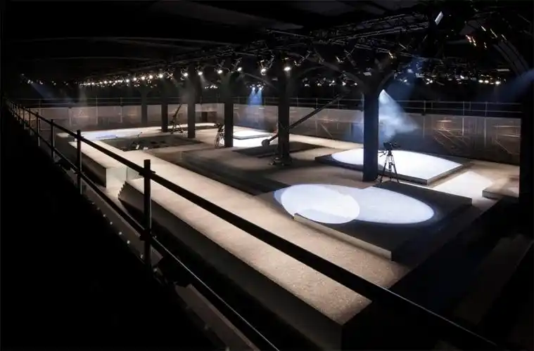 深圳广州专业公司时尚服装秀大型创意华丽舞台设计搭建