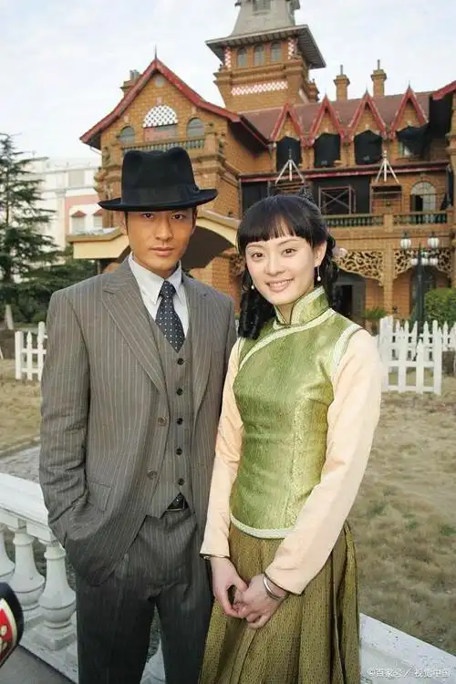 电视剧《上海滩》是1980年香港电视广播有限公司(tvb)制作的一部经典