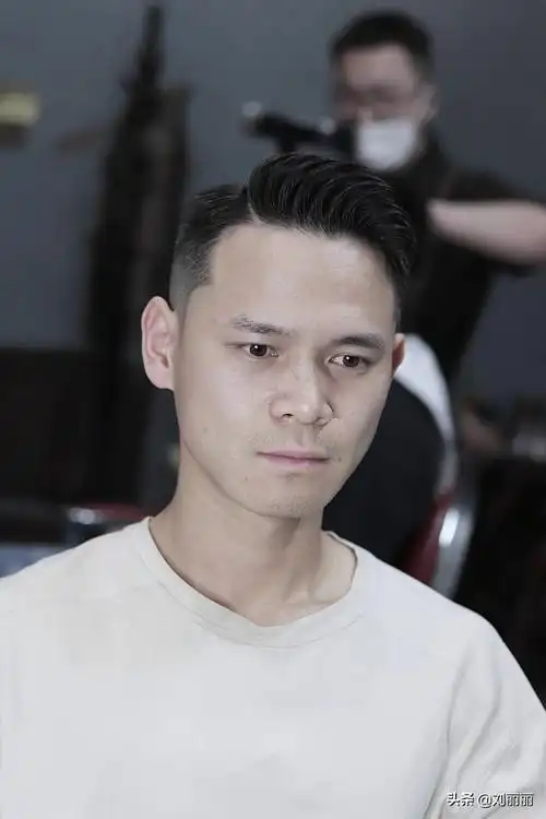 烫头发多少钱男生最帅的男士发型