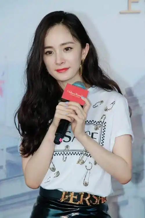 原创杨幂路人视角生图无滤镜颜值曝光网友果然是杨不修