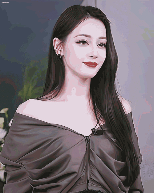 迪丽热巴高定裤装look