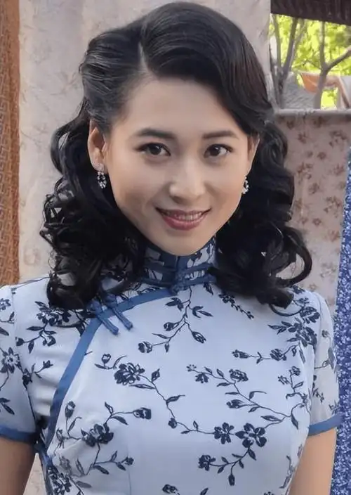 演员丹琳:顶替杨紫演夏雪,被暴打,陷整容风波,36岁依旧跑龙套_儿女