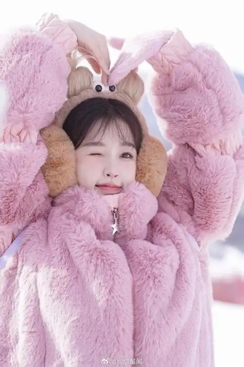一整个被粉色小兔叽虞书欣可爱晕喽