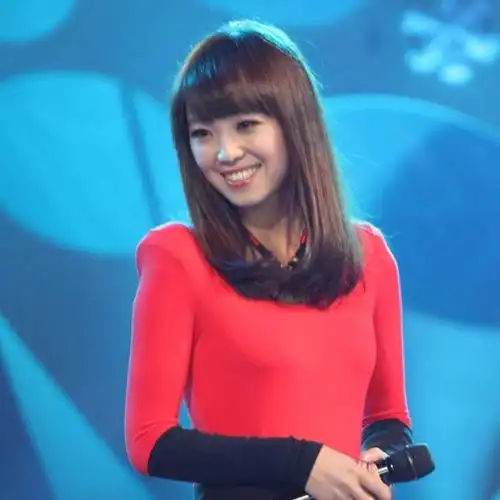 云朵个人资料 - 歌词铺