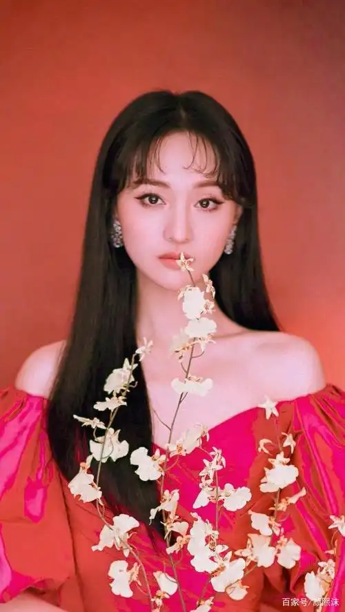 郑爽真是宝藏女孩,穿芭比粉裙子如此好看