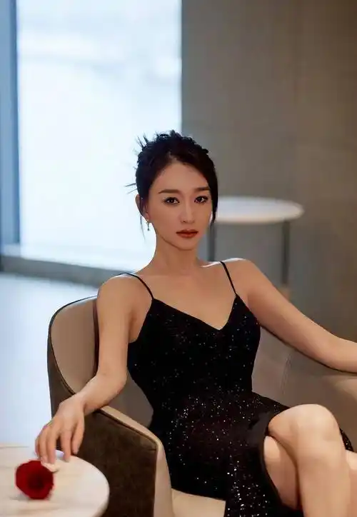 47岁李小冉:娱乐圈的"大号水蜜桃",独立反叛的魅力女神_生活_照片