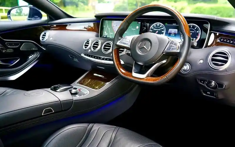 汽车内饰高清图片壁纸