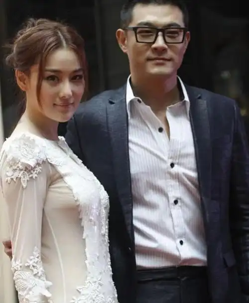 张馨予和黄维德合影