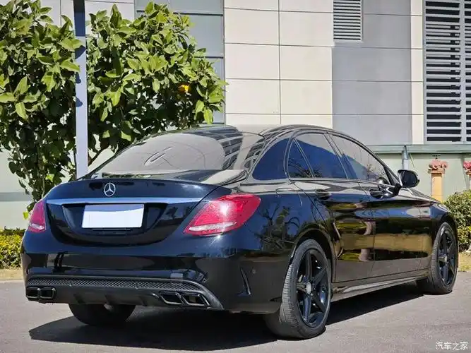 进口2015奔驰c30020t高功率发动机改装全身名牌