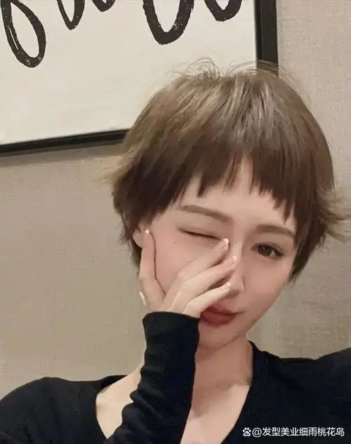 锯齿头超短发,时尚又个性