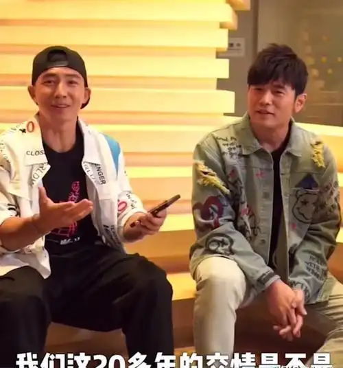 25年后再看周杰伦刘畊宏:真正的好兄弟,就是陪你一起傻乐一起疯