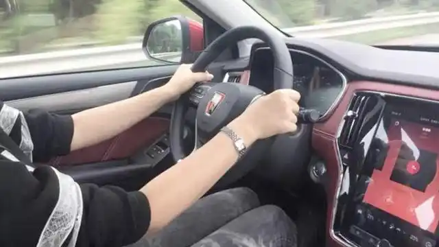 开车最忌讳的3个动作,大部分车主都存在,尤其是第二个!