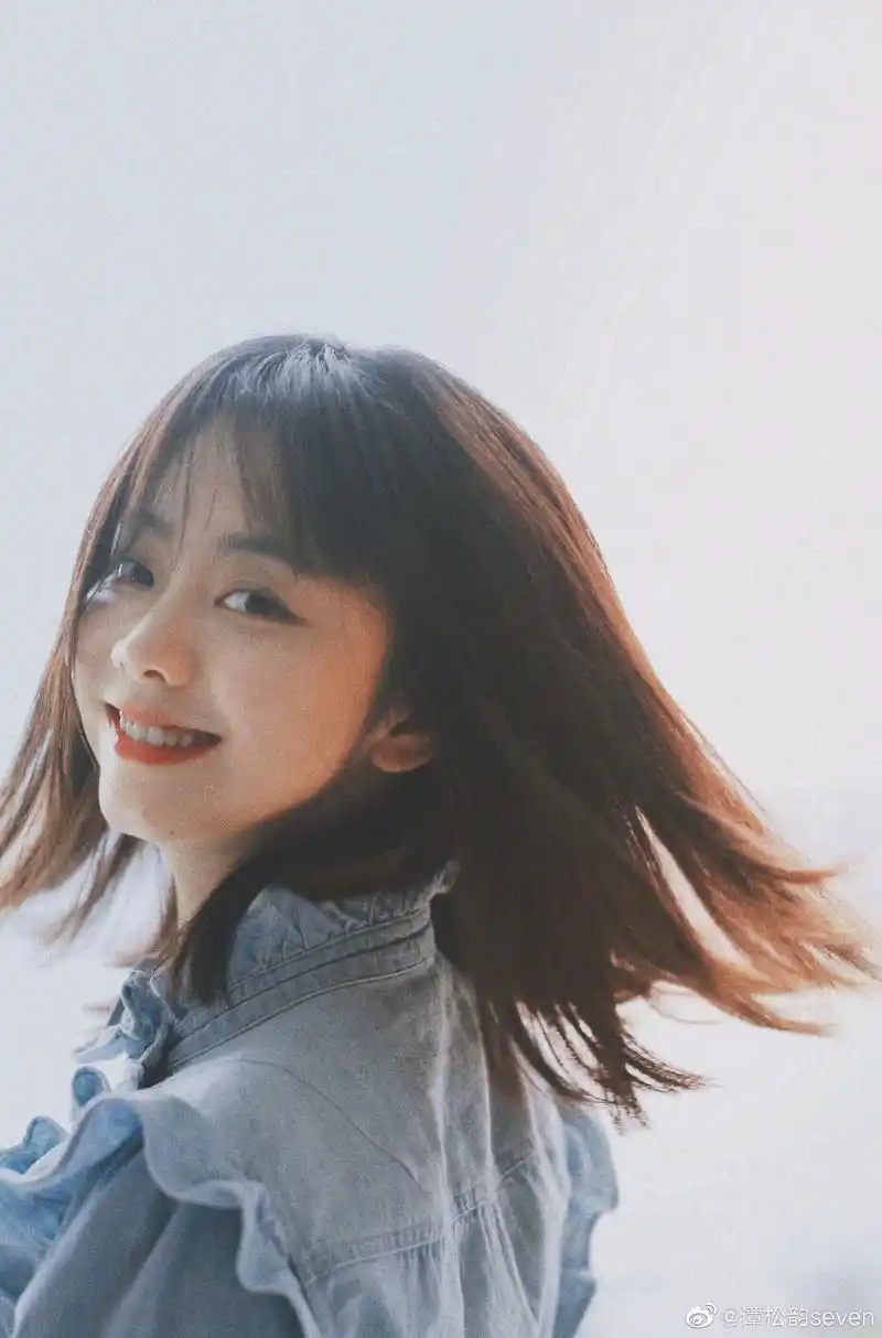 4位笑起来很有感染力的女星,白鹿的笑最魔性