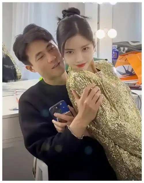 加油哦,杜淳和王灿!让我们继续期待你们甜蜜又有爱的合体秀!