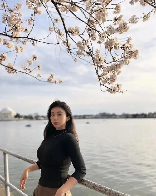 腾讯nba有哪些女记者(最美nba女主播张曼源近照,身材