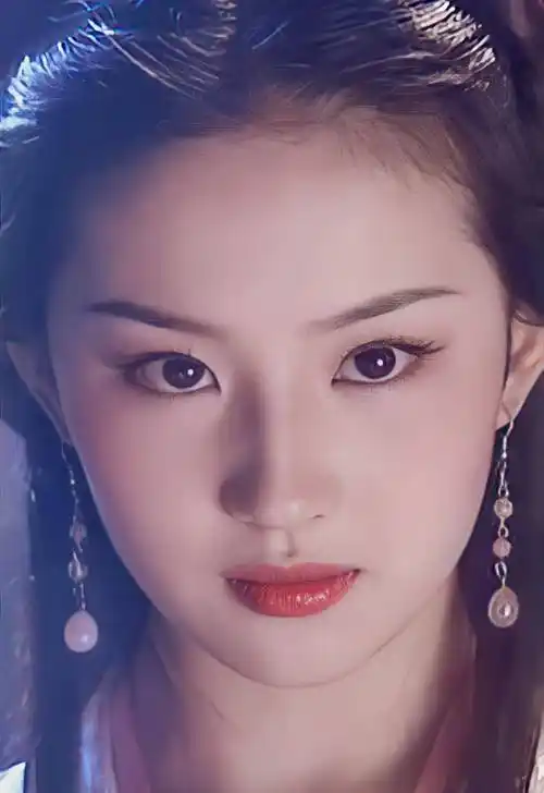 刘亦菲:明明是普通长相,却为何被推上神坛?网友一句话道出真相