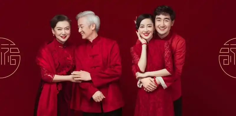 金宝贝摄影499元全家福套餐便装照一组礼服照一组8寸摆台挂轴放大一幅