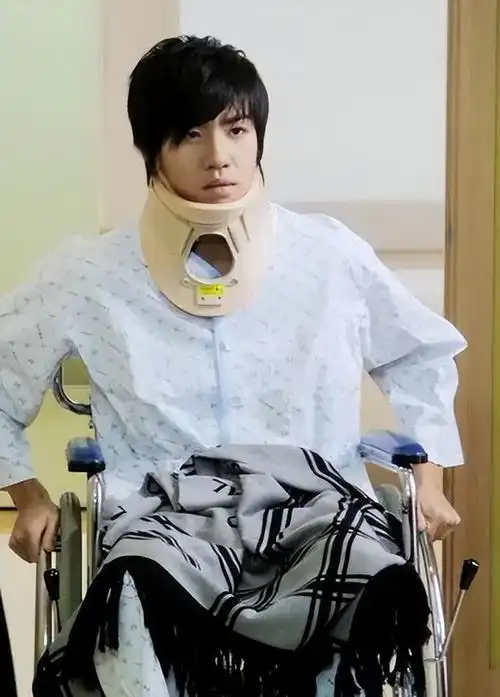 一手烂牌打成人生赢家!俞灏明用十年完成转型,令所有人刮目相看