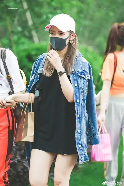 孟美岐夏日岐遇季#孟美岐 mmq 坚持打卡. 来自纯粹爱你 - 微博