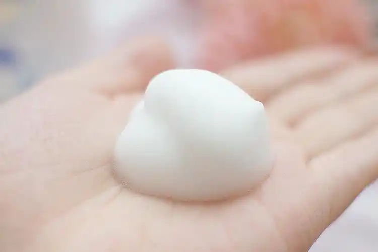 评测:告别紧绷洗出嫩滑肌!多芬洁面泡泡