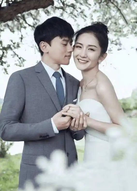 和谢娜同一天生女儿?还有毛俊杰和28岁没结婚先生子的他