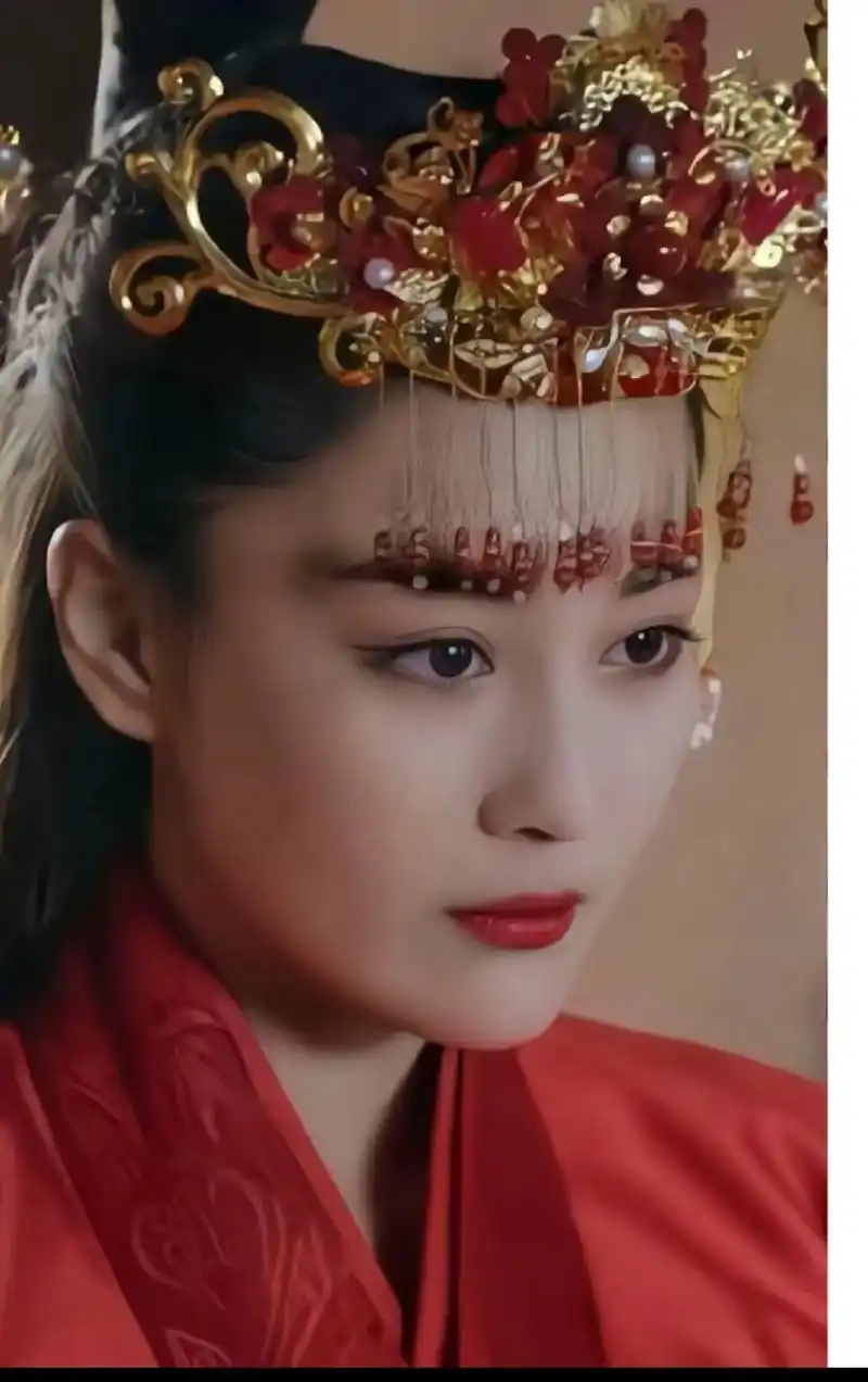 张馨予戏里戏外美难怀.#红衣古装 #绝美 #原来古装也可以这 - 抖音