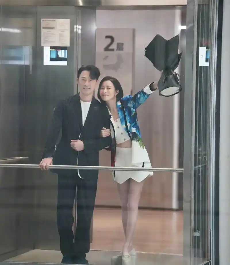 还是佘诗曼太高了!他们身高不分高低呀!#娱 - 抖音