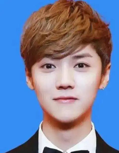 王俊凯证件照,鹿晗证件照,坤坤证件照,看到杨洋:弟弟高几?