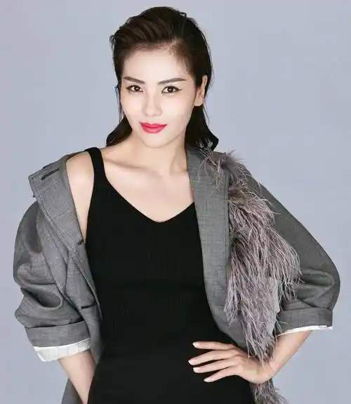 性感女神刘涛:大胆时尚的独特魅力_照片_方式_引人