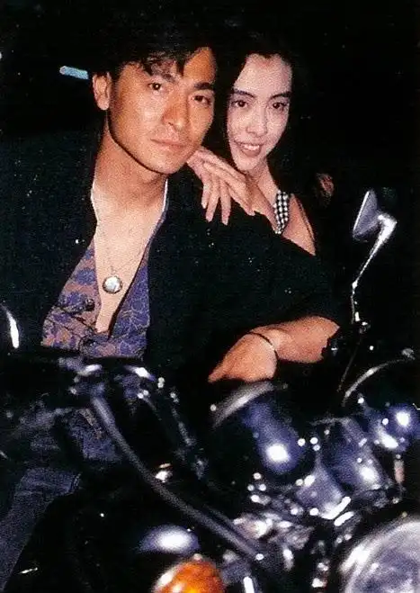 用老照片来揭刘德华的成长之路