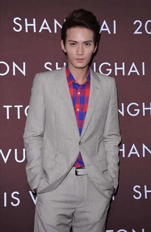 杨玏王玉雯恋情曝光,女方曾为追求徐正溪说黄晓明土林更新丑_吐槽